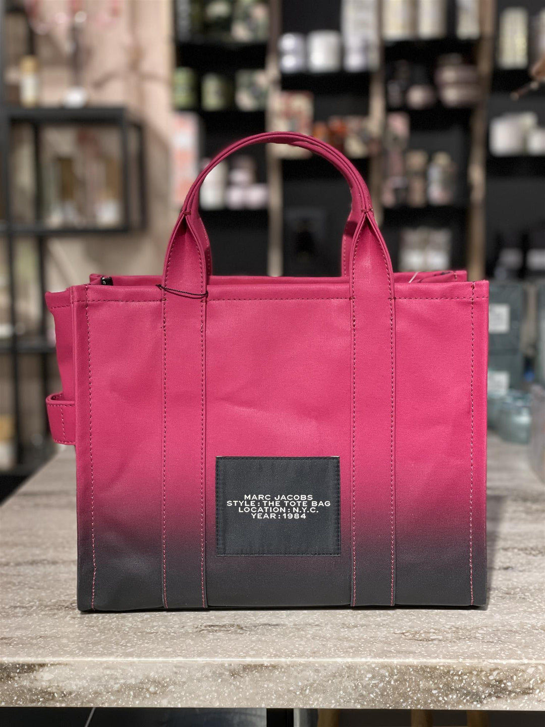 THE MEDIUM TOTE  Black/Hot Pink