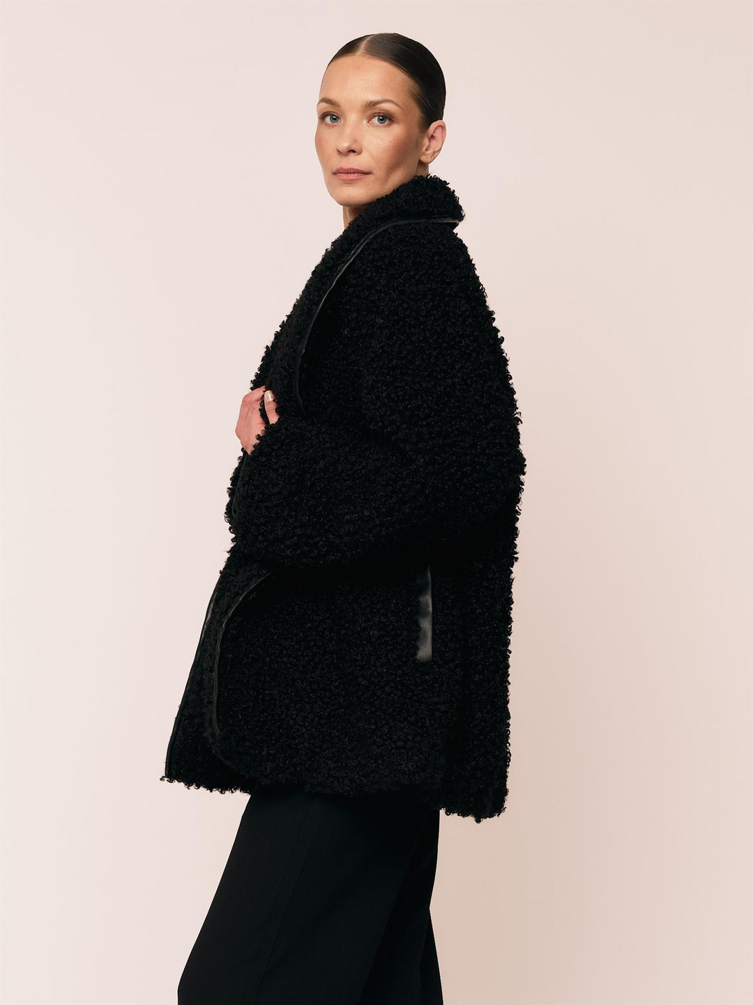 Muffe Coat  Black