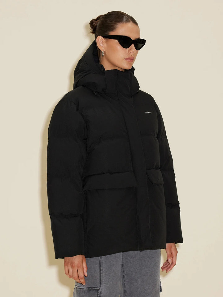 Besseggen Down Jacket  Black