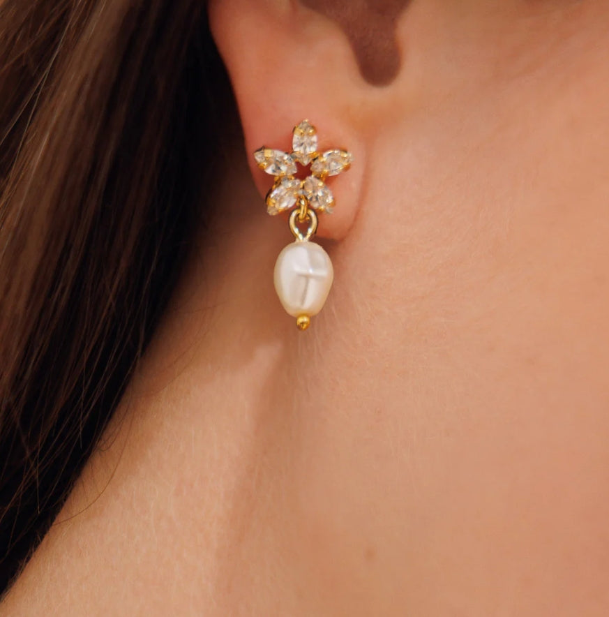 EMMY EARRING  Pearl / Crystal