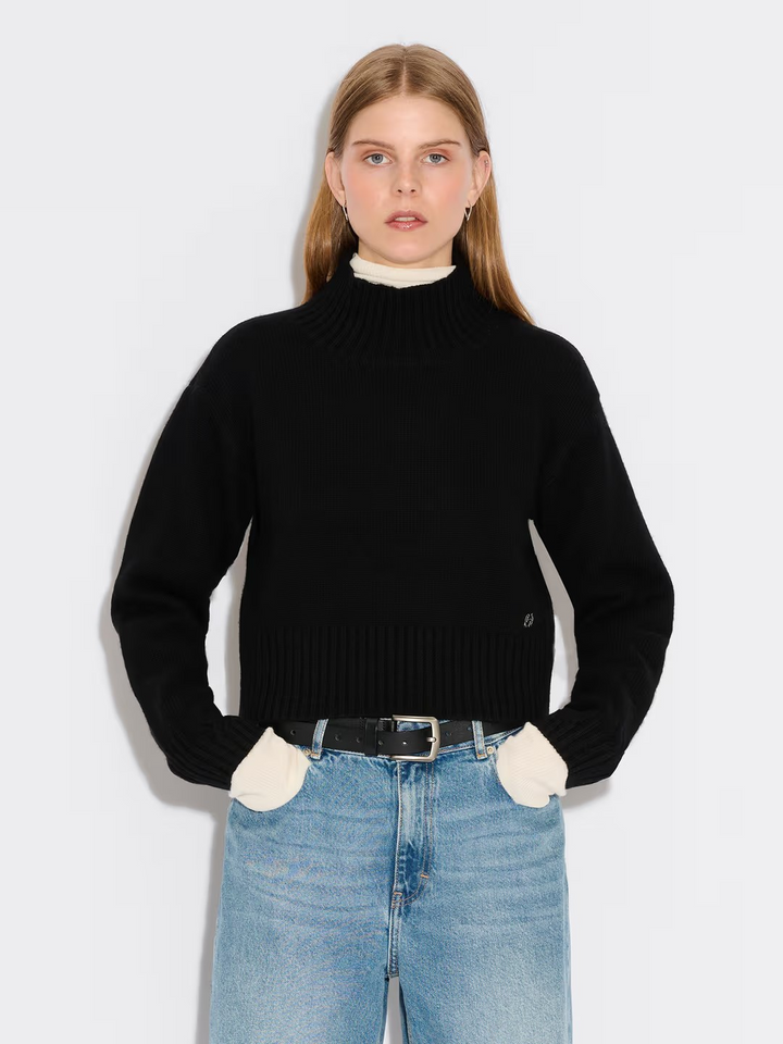 W.WOOL CROPPED TURTLENECK  Black 1051