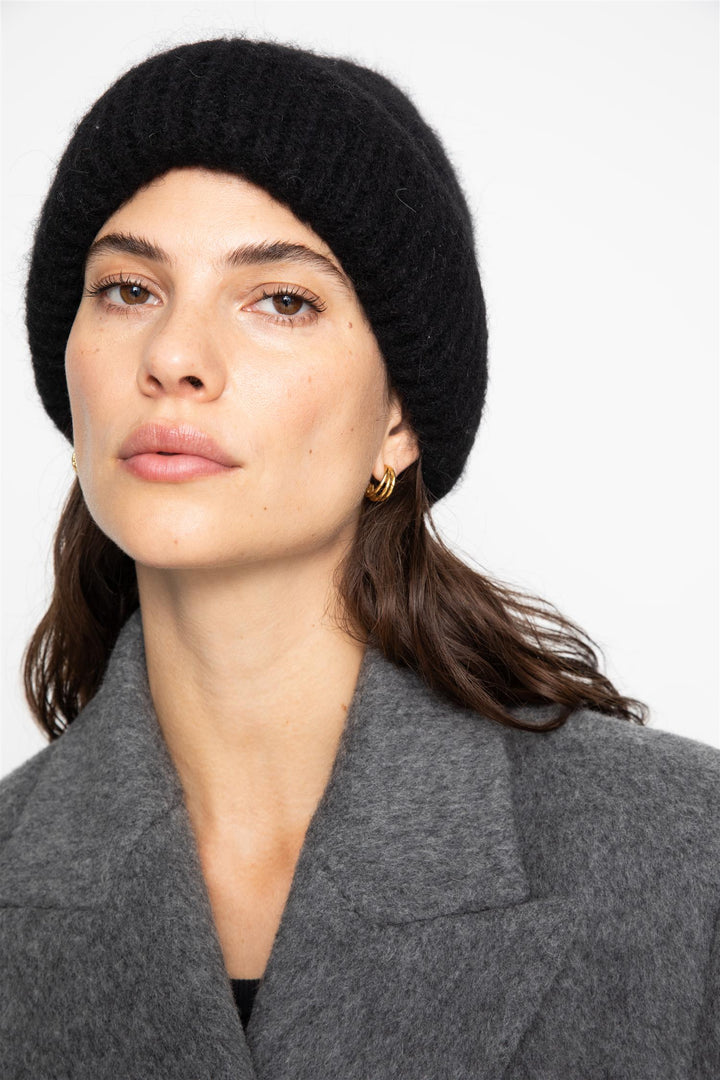 Ayla Beanie  Black