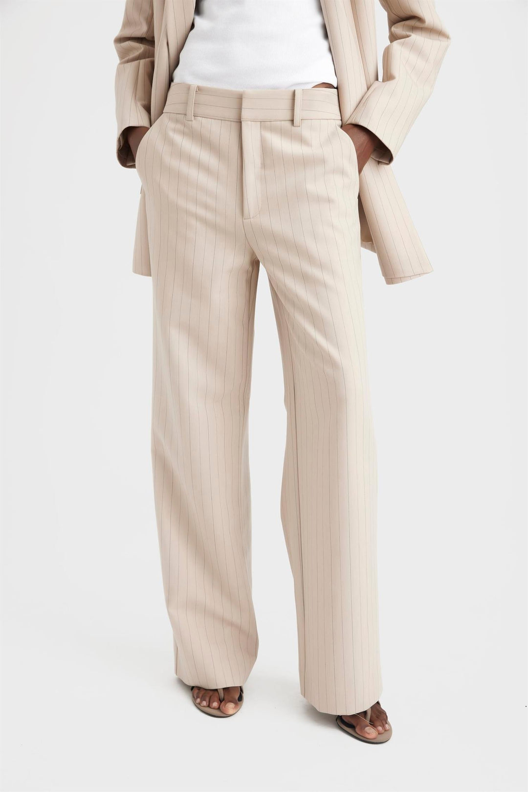 JoelleGZ pinstripe MW pants  105921 Sand Pinstripe