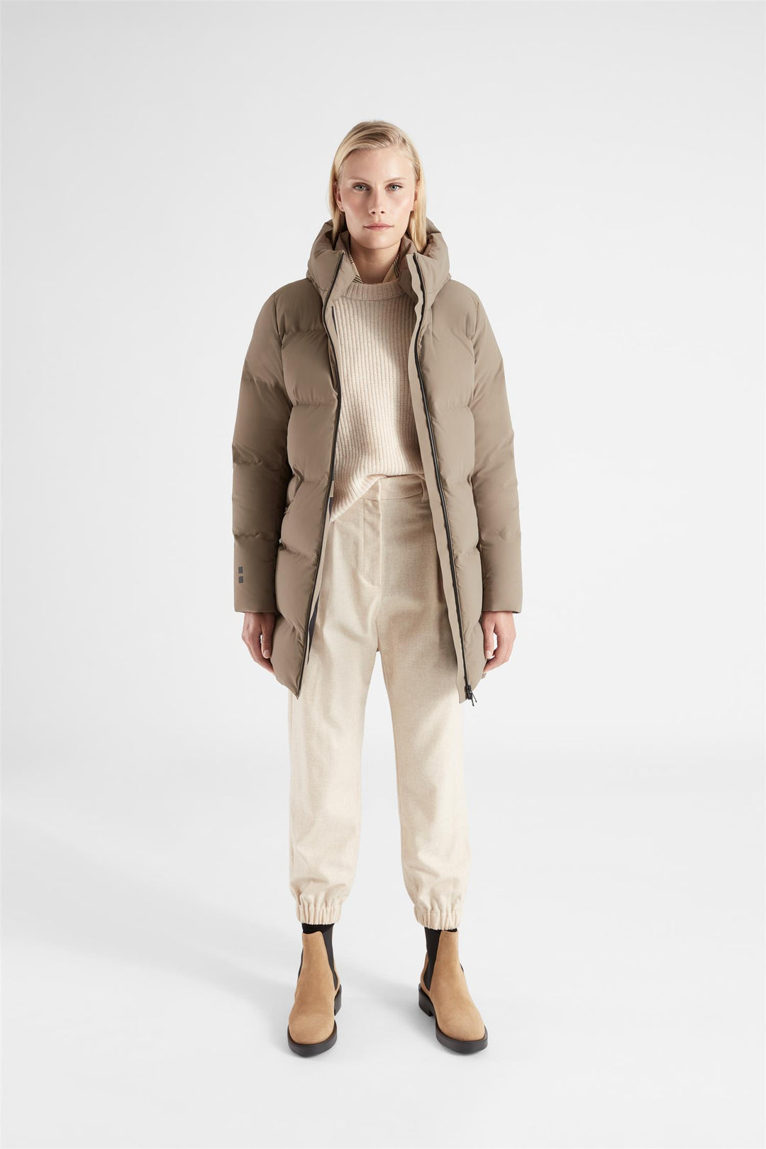 Thundra Parka  Dark Sand