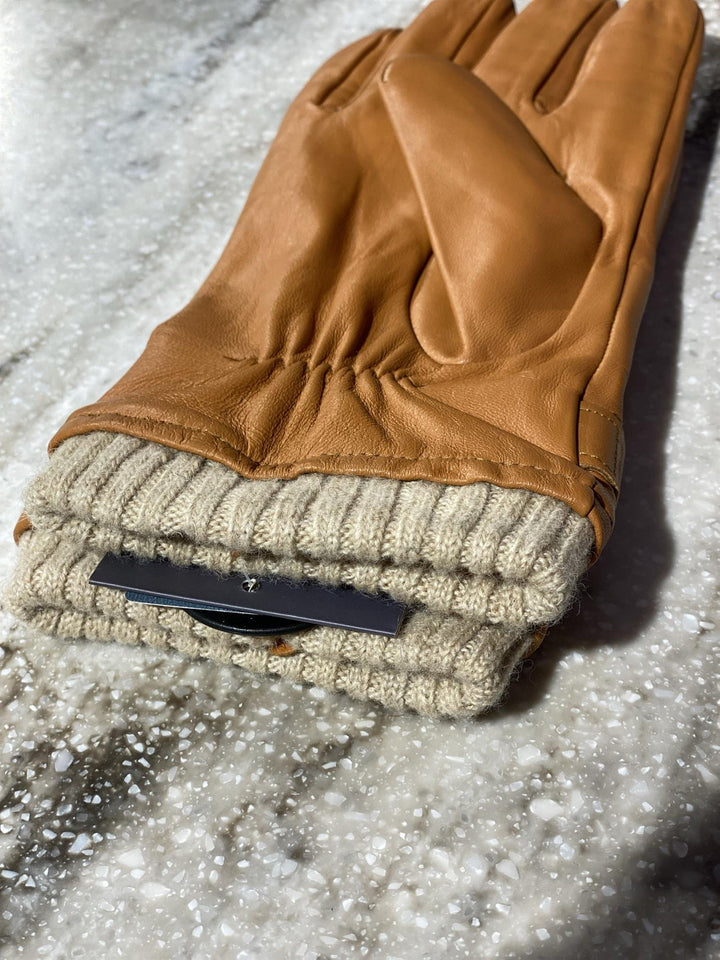 A SELECTED LEATHER GLOVES  Cork