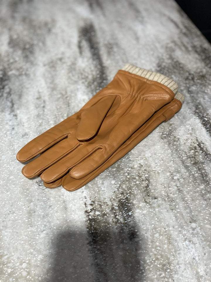 A SELECTED LEATHER GLOVES  Cork