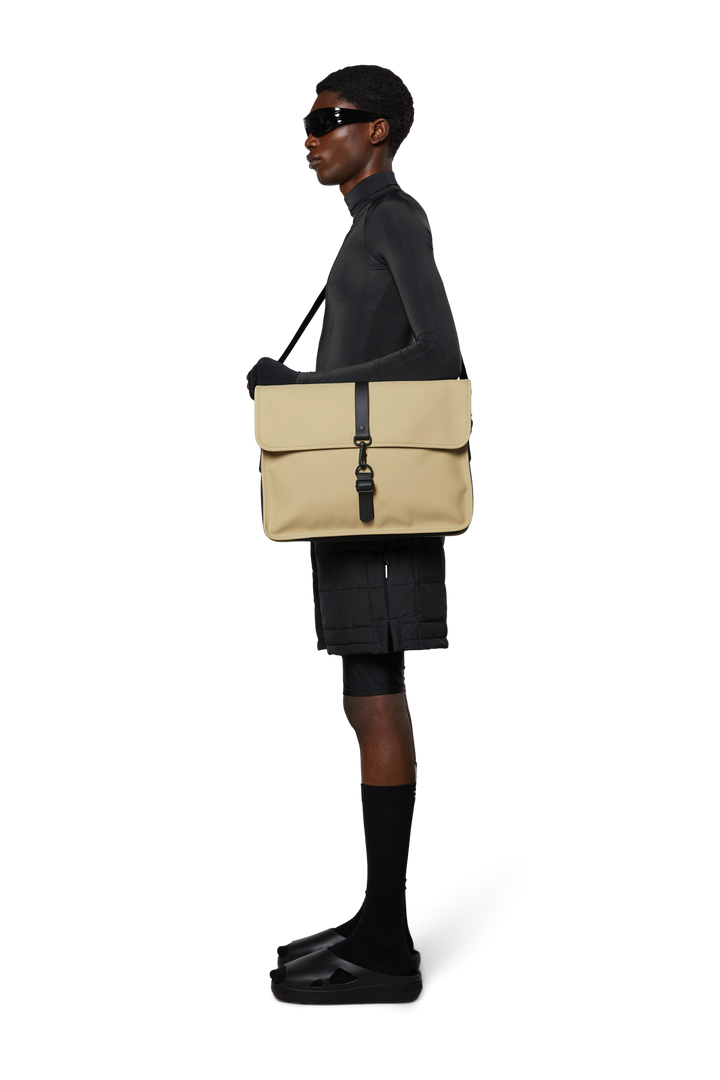 MESSENGER BAG  Sand